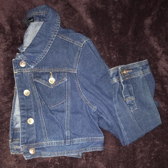 Denim jacket - Picture 2 of 3
